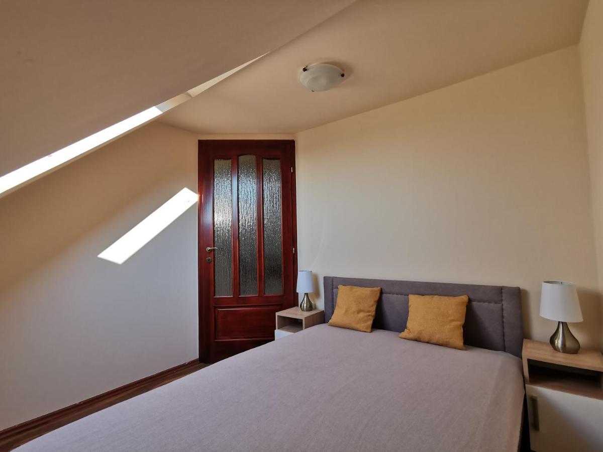 Galery Apartman Гюла Екстериор снимка